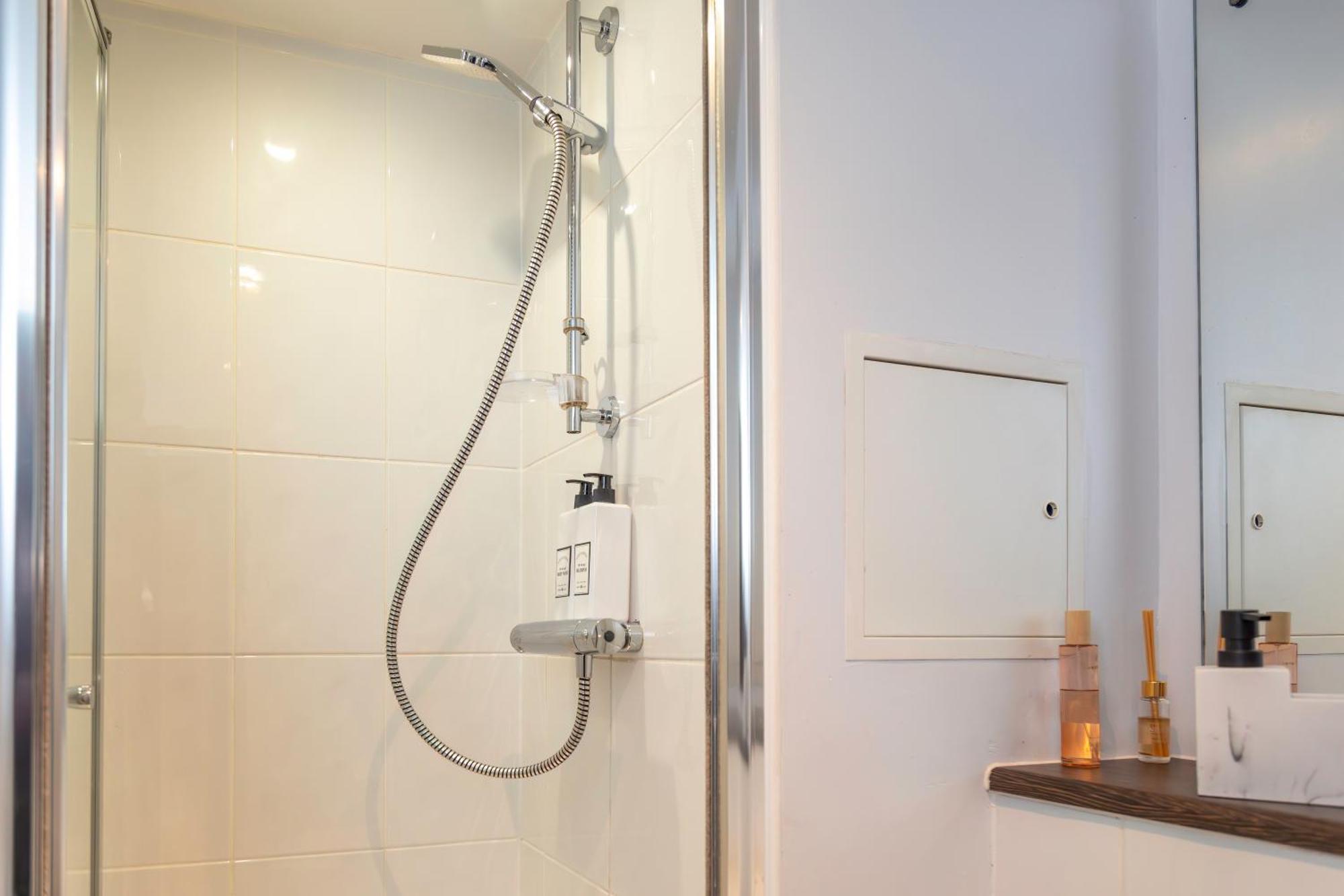 L1 Comfy Escapes - Long Stay Discounts Apply! Liverpool Exterior photo